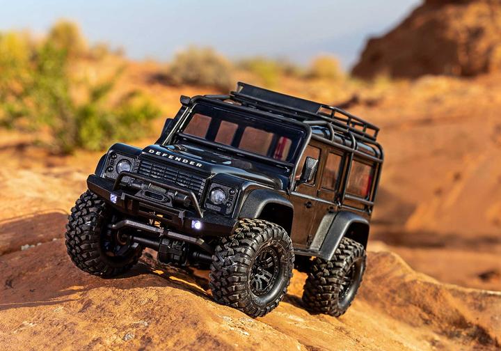 Produktbild Traxxas TRX-4M Land Rover Defender 4x4 schwarz 1/18 Crawler RTR Brushed, mit Akku und USB Ladegerät (RTR Ready-to-Run)