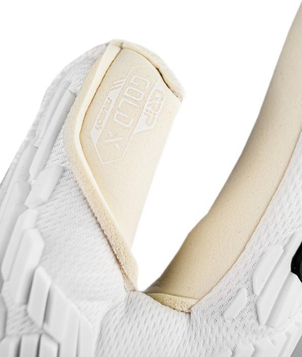 Actual product image Reusch Attract Freegel Gold X