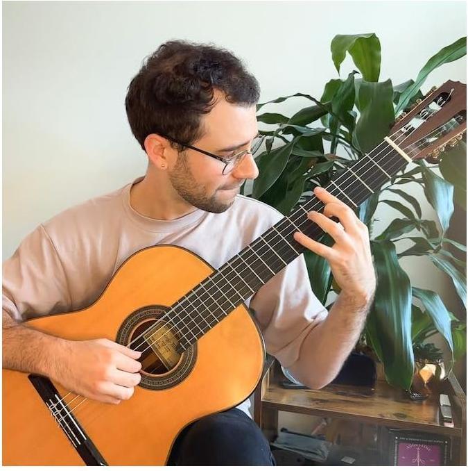 Actual product image Augustine Classic Red Medium (6 x, Guitar, 0.04")