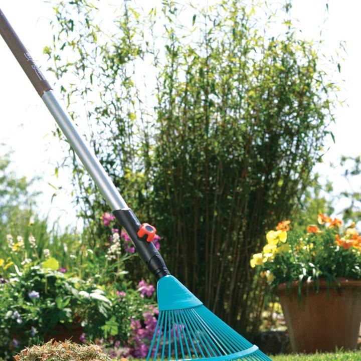 Actual product image Gardena Wire broom
