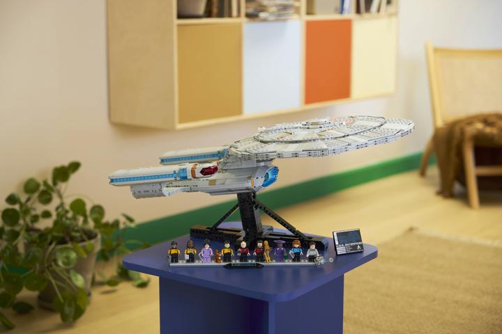 Productafbeelding LEGO Star Trek U.S.S. Enterprise NCC-1701-D (10356, LEGO Icons)