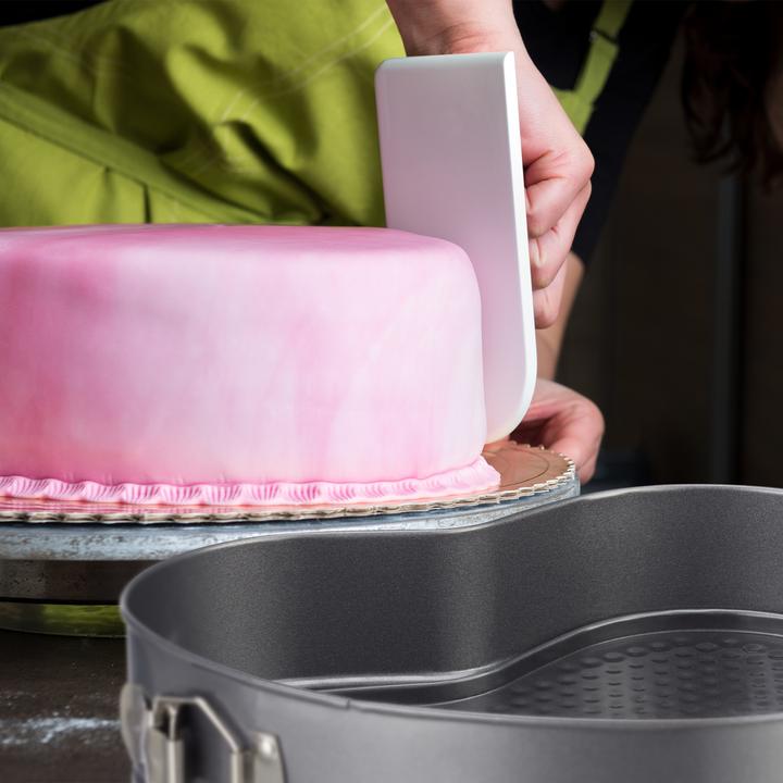 Actual product image Relaxdays XL Baking Pan Heart, Romantic Cakes