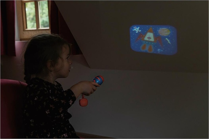 Produktbild Scratch Projektor Taschenlampe Weltraum inkl Bildscheiben (Deutsch)