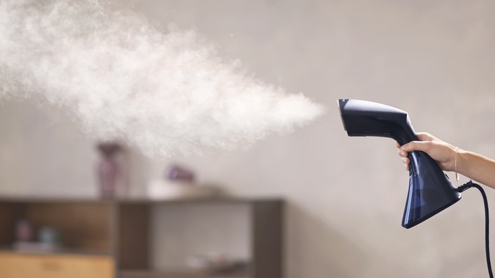 Actual product image Philips Portable steam straightener for lying and hanging clothes (1600 W, 32 g/min)