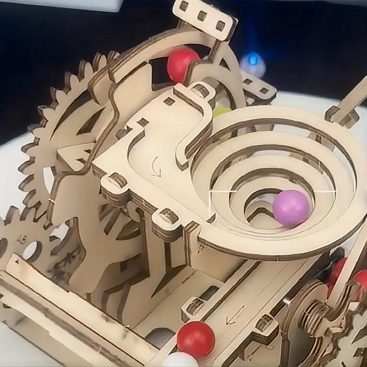 Produktbild The Toy Company 3D Holz Kugelbahn, Murmelbahn Puzzle aus Holz, batteriebetrieben