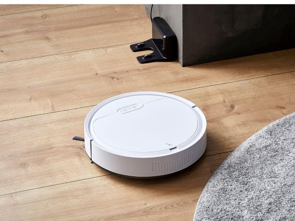 Actual product image F&H Group Nordic Sense - Robot vacuum cleaner with charging station - White (24638)