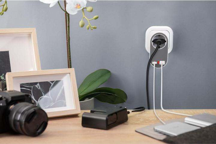 Actual product image Digitus Universal socket adapter 2 x USB-A (2 x, 2-pole)