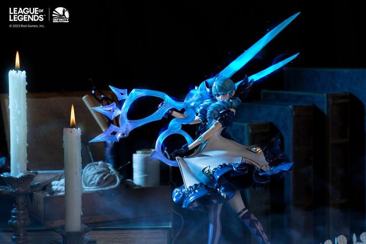 Actual product image Infinity Studios League of Legends "The Hallowed Seamstress - Gwen" 1/6 Statue