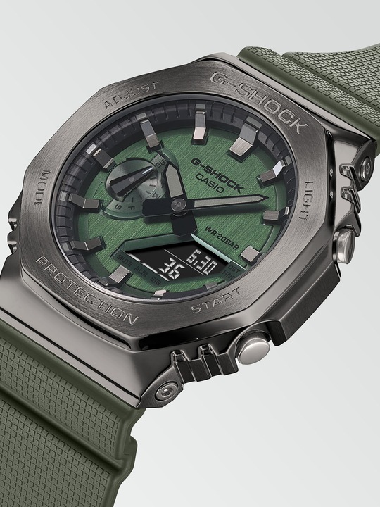 Produktbild G-Shock GM-2100B-3AER (Digitaluhr, Analoguhr, 44.40 mm)