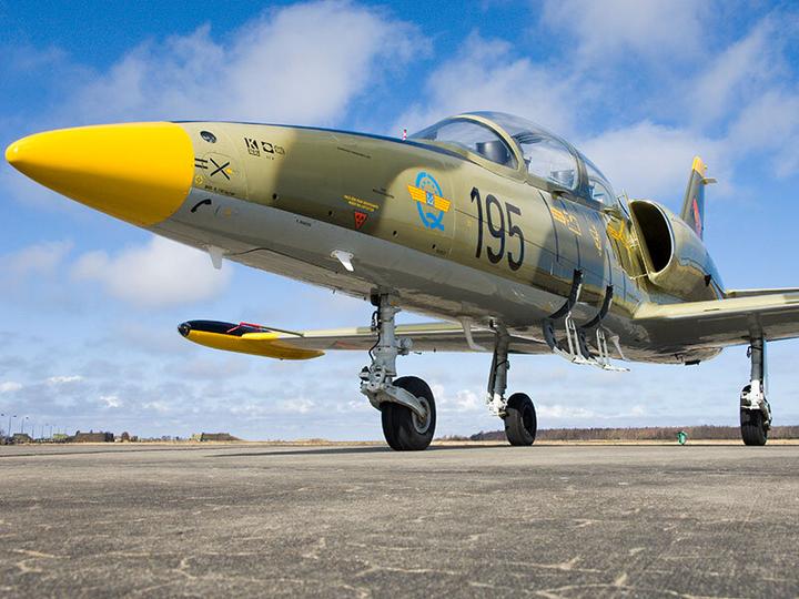 Immagine prodotto Smartbox Vola su un jet da combattimento L-39 Albatros per 30 minuti e vivi un'esperienza di pura avventura (1 Persona)