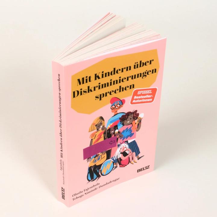 Produktbild Mit Kindern über Diskriminierungen sprechen (Deutsch, Tebogo Nimindé-Dundadengar, Olaolu Fajembola, 2024)