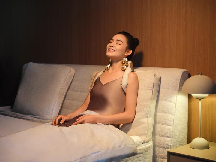 Produktbild SKG Neck Massager H7 ultra-E - Golden (golden massage heads)