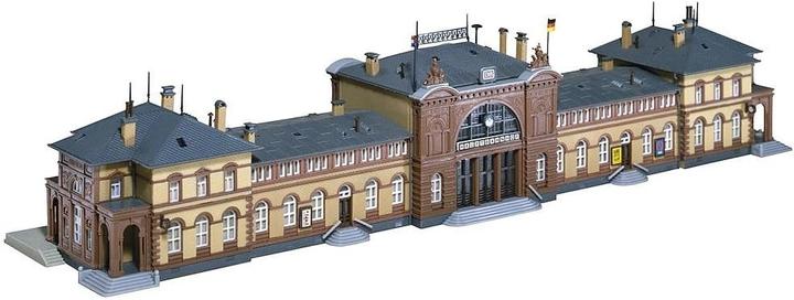 Image du produit Faller Une construction de l’époque Wilhelmienne, dans un style du classicisme avec un nom célèbre. Depuis