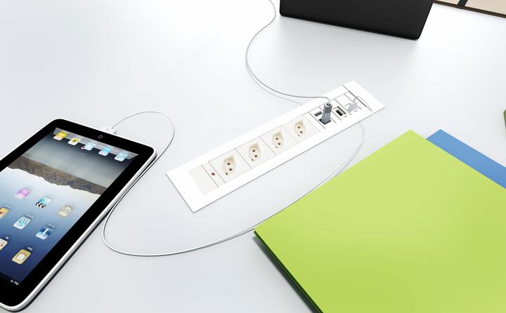 Actual product image IB Connect INTRO2.0 power strip white 1x type 13 1x USB-A/C 1x empty (1x, Type 13)