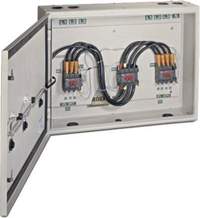 Produktbild APC Service Bypass Panel 120kVA Input 3-Phasen Output 3-Phasen