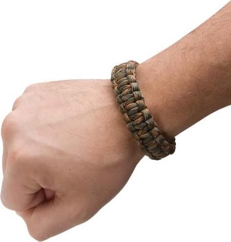 Immagine prodotto United Cutlery Bracciale di sopravvivenza Elite Forces Camo (Paracord standard dell'esercito americano (300 lb./ 136 kg), Fibbia in ABS)