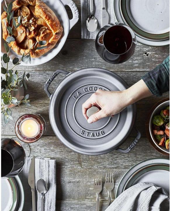 Produktbild Staub Cocotte (24 cm, Bräter + Schmortopf, Gusseisen)