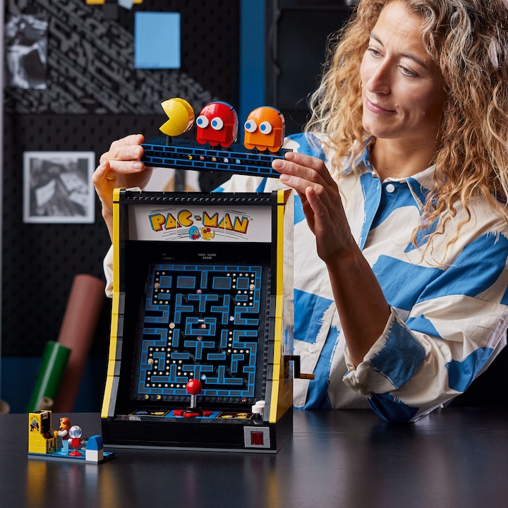 Actual product image LEGO PAC-MAN Arcade 10323 (10323, LEGO Icons, LEGO Rare Sets)