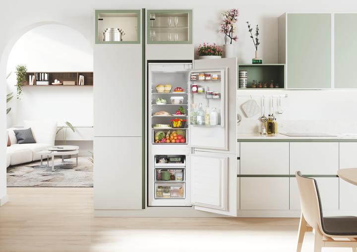 Actual product image Candy CBL3518EB (264 l)