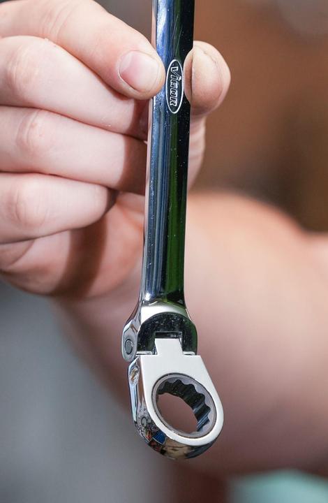 Produktbild Vigor Gelenk Ratschen-Ring-Maulschlüssel ∙ V2809 ∙ Aussen Sechskant Profil, Aussen Doppel-Sechskant P… (13 mm)
