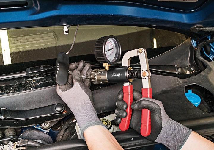 Actual product image Vigor V4325 Vacuum and pressure pump set