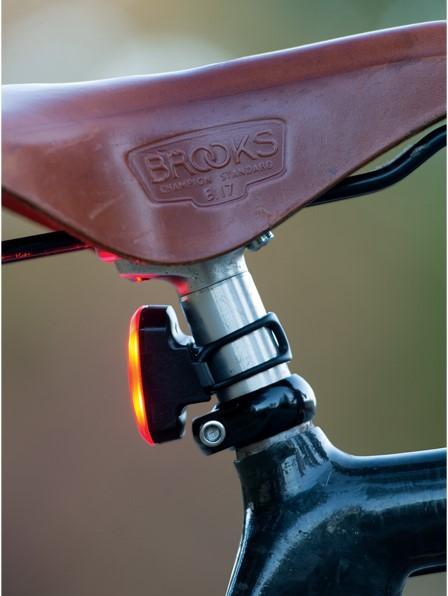 Image du produit Blackburn Feu arrière CLICK USB 20 lumens boîte noire 8 pièces (BBN-7074637) (20 lm)