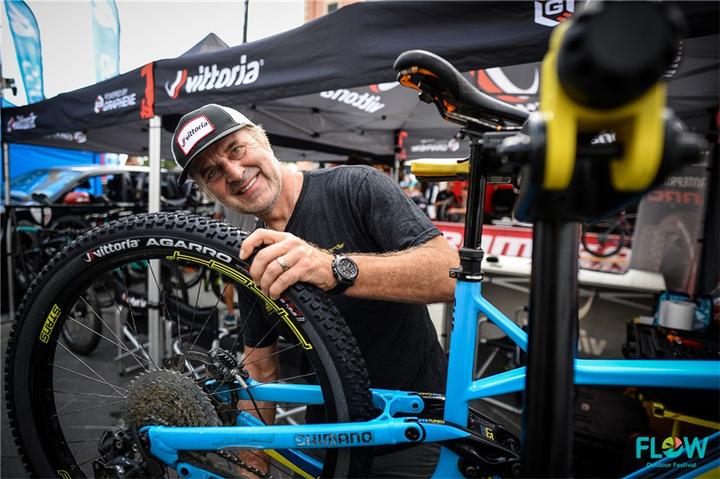 Image du produit Vittoria Agarro 27.5" Trail 4C G2.0 (27.5 x 2.60, 65-584)