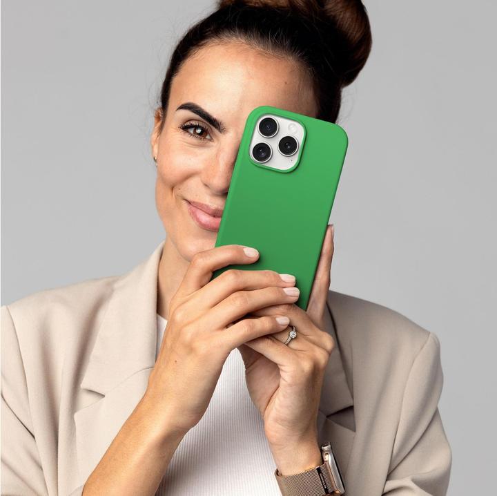 Actual product image Vonmählen Soft Silicone Case for iPhone 16 Pro Green Haven (Apple iPhone 16 Pro)
