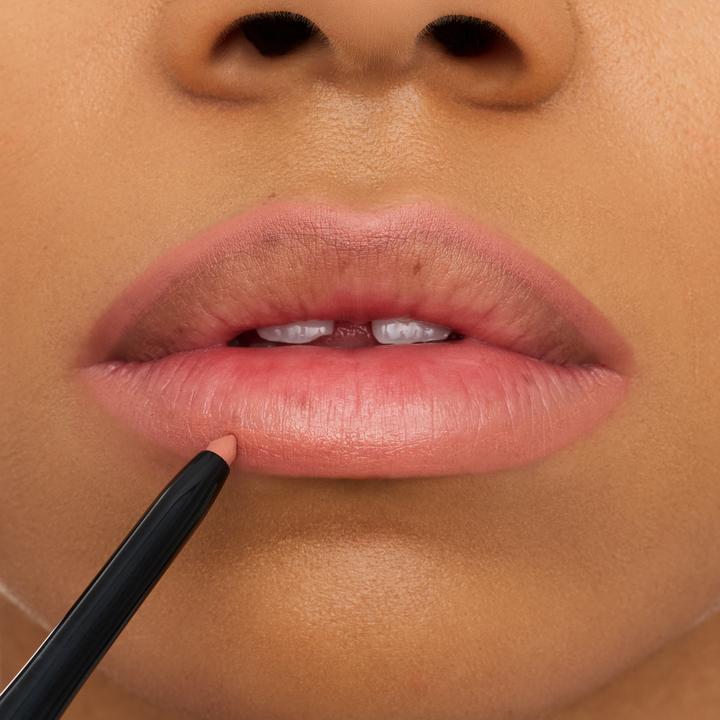 Actual product image essence 8h MATTE comfort lipliner