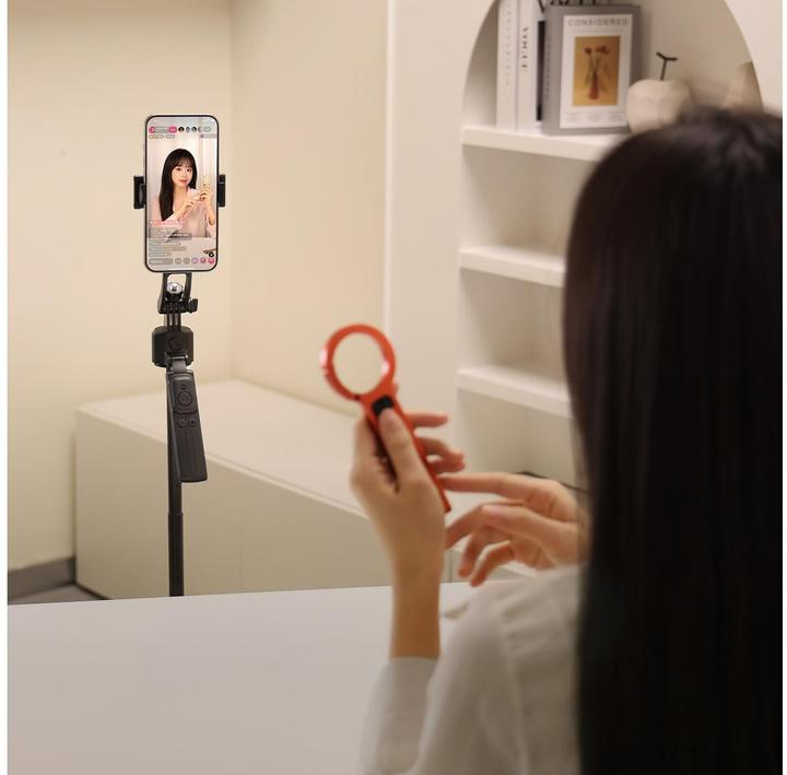 Actual product image Ulanzi TT23 Auto Tracking Selfie Stick Tripod (Metal)