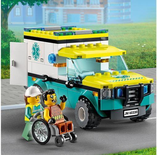 Actual product image LEGO Hospital (60330, LEGO City)