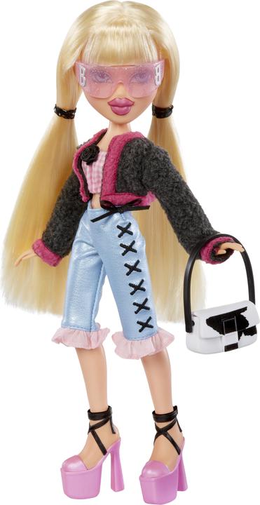 Actual product image MGA Bratz Goin Out Cloe doll 25cm