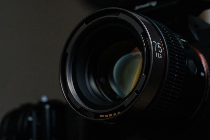 Actual product image Samyang V-AF 75mm T1.9, Sony E (Sony E, full size)