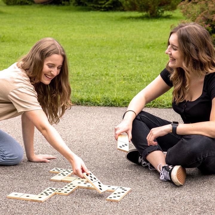 Produktbild Schildkröt SCHILDKR™T Jumbo Domino-Set, Spieleklassiker im Groáformat (1 - 4 Spieler)