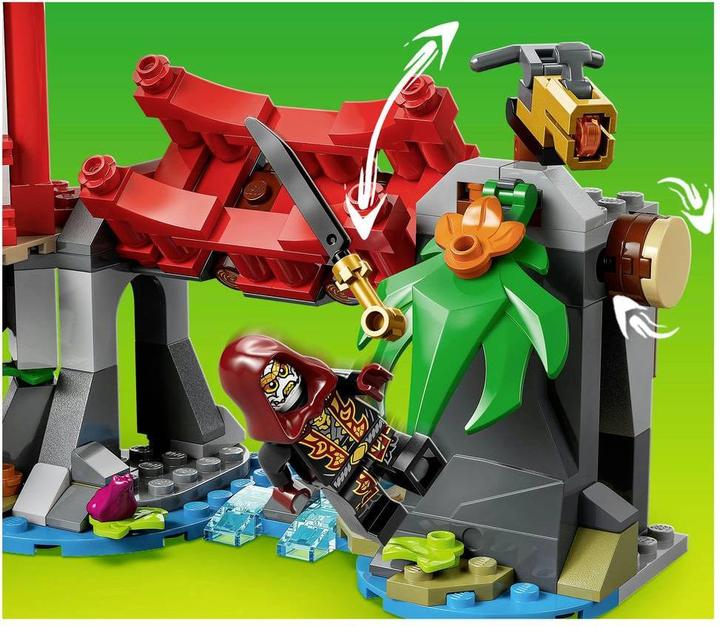 Actual product image LEGO Showdown am Baumhaus mit dem Ninja-Bike