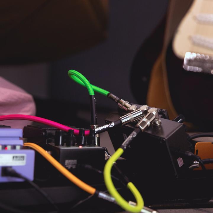 Image du produit Adam Hall 4 STAR IRR 0060 NEO SET - Pedalboard patch cable | set of 4 ® TS angle latch | 0.6 m (0.60 m)