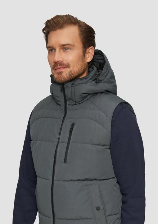 Actual product image S.Oliver Outdoor-Weste Wärmende Steppweste mit abnehmbarer Kapuze (S)
