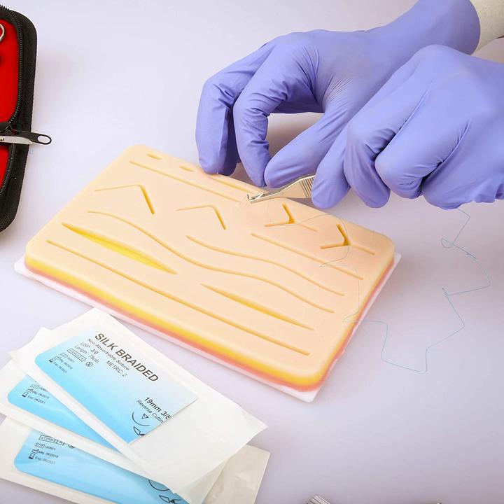 Immagine prodotto Medical Creations Kit di cucito per esercitarsi