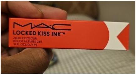 Immagine prodotto MAC Cosmetics M.A.C. Inchiostro Locked Kiss HYPERBOLE (70 Esagerazione)