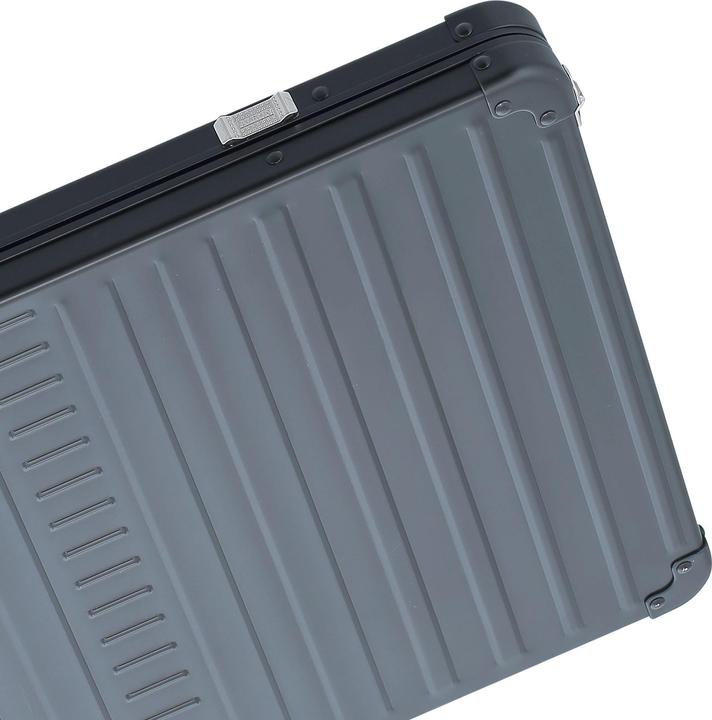 Actual product image Aleon Aluminium Laptop Sleeve 17" (18.11")