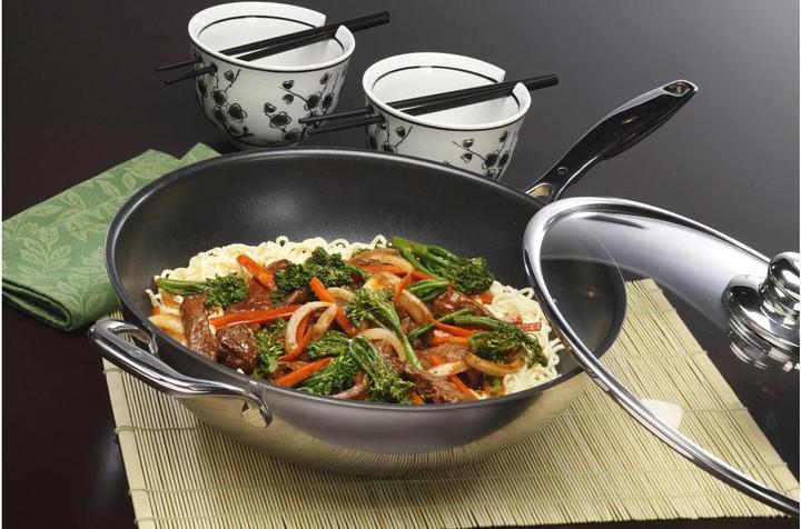 Actual product image Swiss Diamond Wok pan (32 cm, Wok, Stainless steel, Cast aluminium)