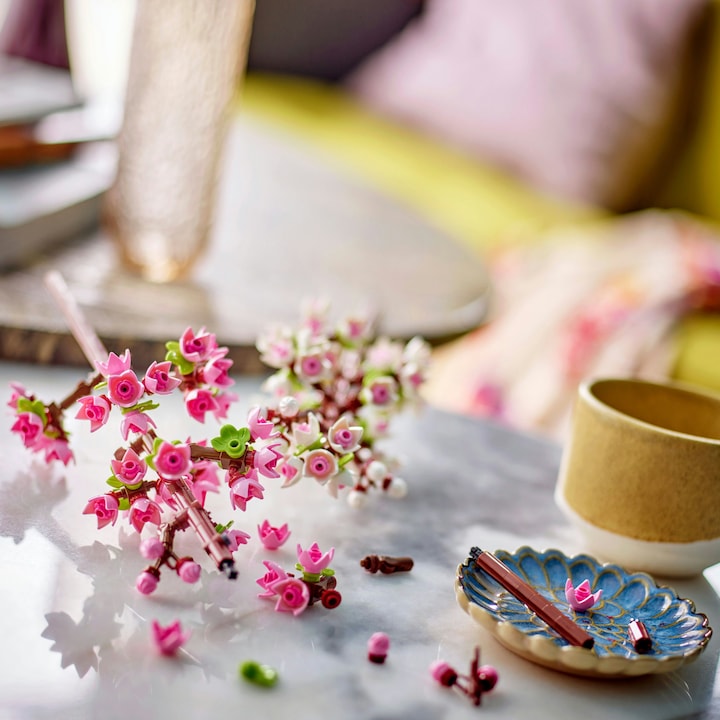 Actual product image LEGO Cherry blossom (40725, LEGO Iconic)