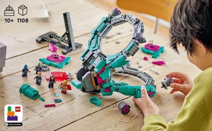 Actual product image LEGO The Guardians' new ship (76255, LEGO Marvel)