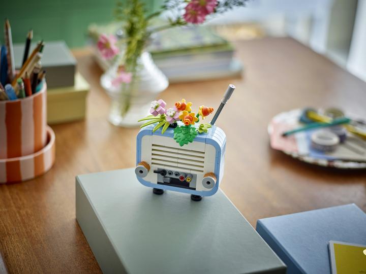 Produktbild LEGO Plattenspieler mit Blumen (31172, LEGO Creator Expert)