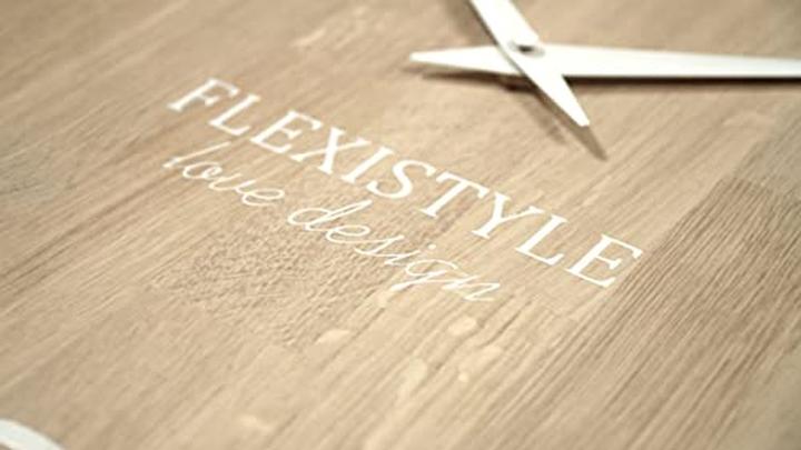 Image du produit Flexistyle Horloge mural en chêne silencieux, design moderne pour salon (50 cm)