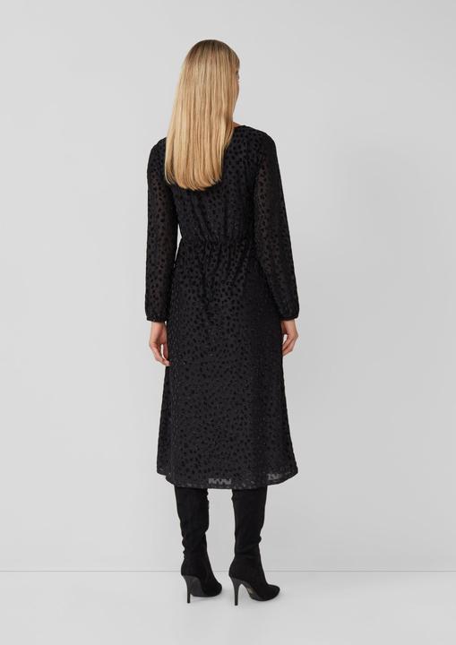 Image du produit s.Oliver Kleid Midi-Samtkleid mit U-Boot-Ausschnitt (34)