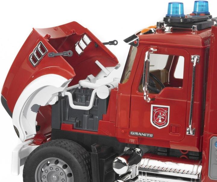 Produktbild Bruder Mack Granite Feuerwehr