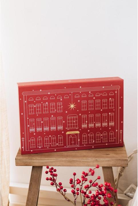 Actual product image Ava & May Scented candles and diffusers