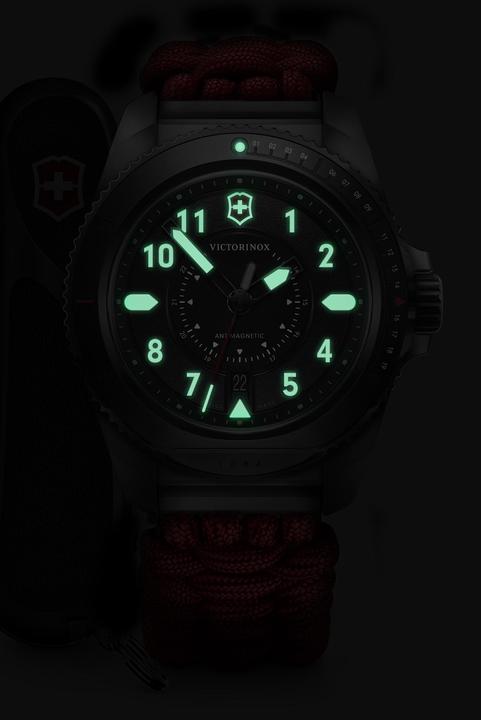 Produktbild Victorinox Journey 1884 Quartz Three hands Steel & Aluminum, Taucheruhr, 43 mm, Ziffernblatt Schwarz, Paracord (Taucheruhr, 43 mm)