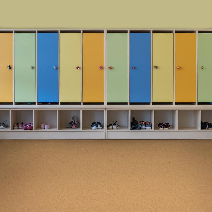 Actual product image Karat Mira 330M